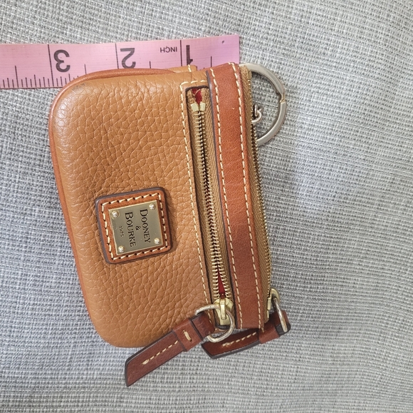 DOONEY AND BOURKE SAFFIANO KENDALL CROSSBODY BAG /WITH COIN BAG KEEY CHAIN - Picture 3 of 16